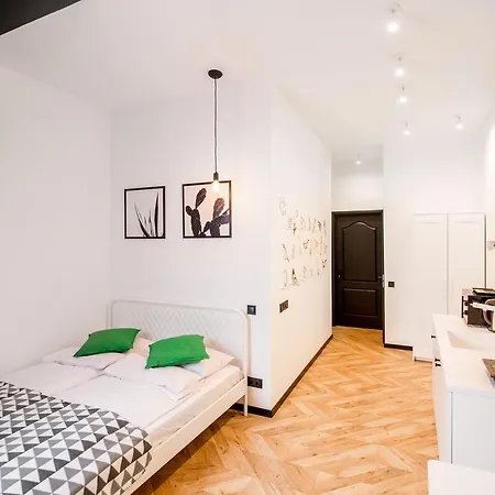 Art Rynok Square Apartment